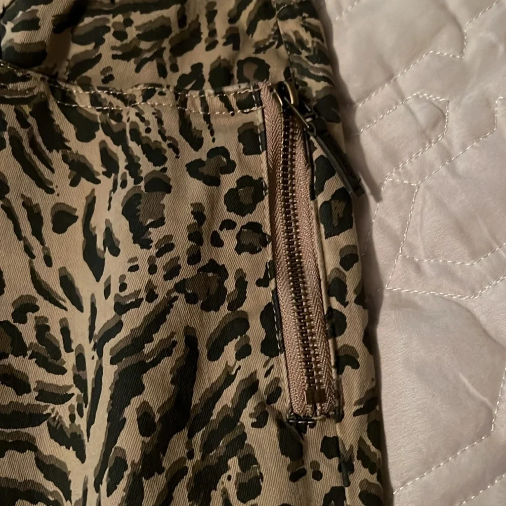 Democracy Leopard print skinny jeans.. - Picture 4 of 5